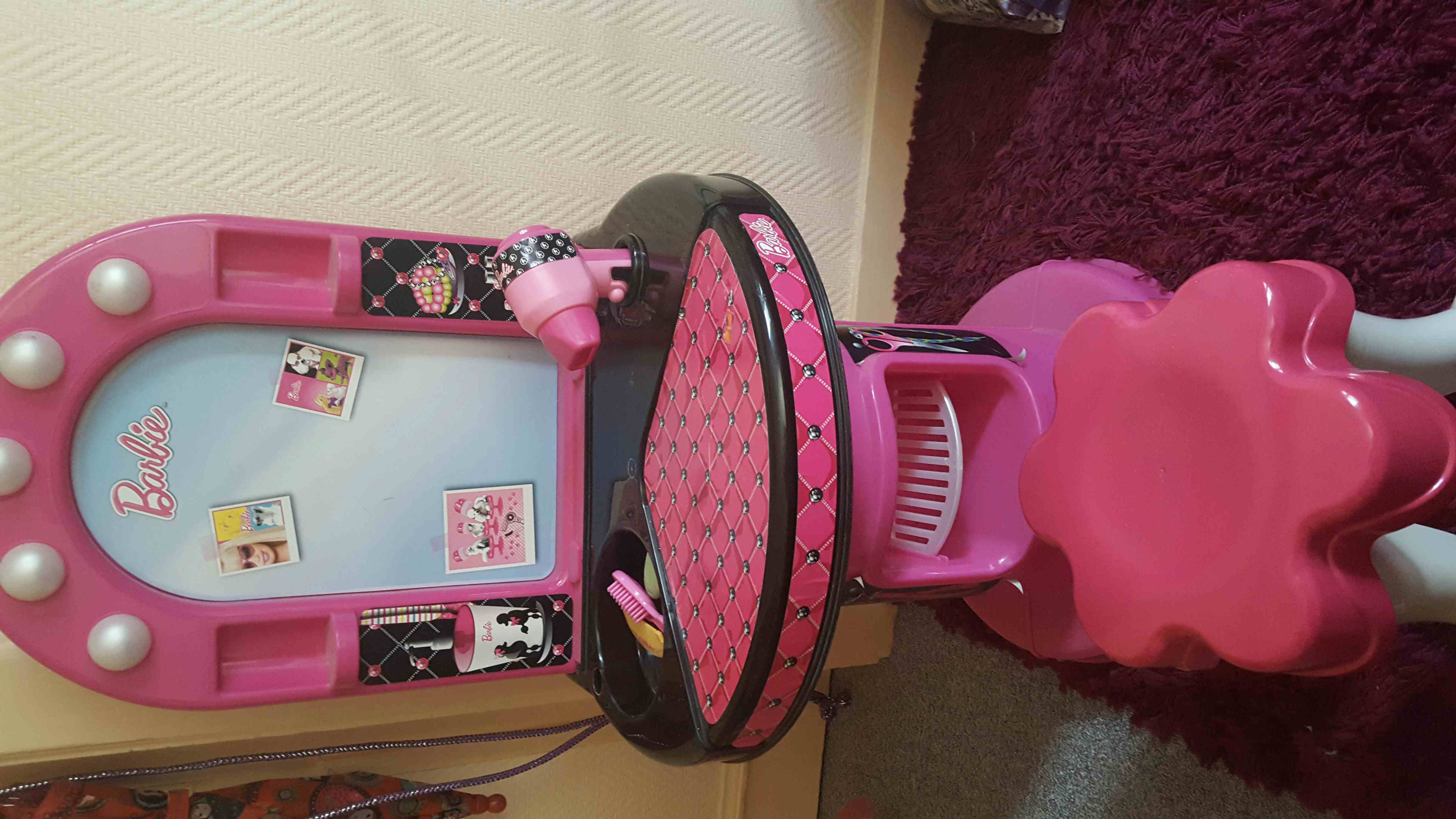 salon de toilettage ou coiffeuse Barbie 15 Chartres (28)