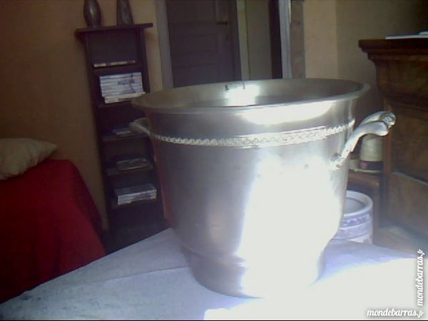 seau en �tain 15 Roquemaure (30)