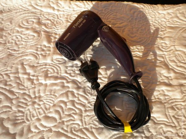 SECHE-CHEVEUX � Philips � 8 Dammarie-les-Lys (77)