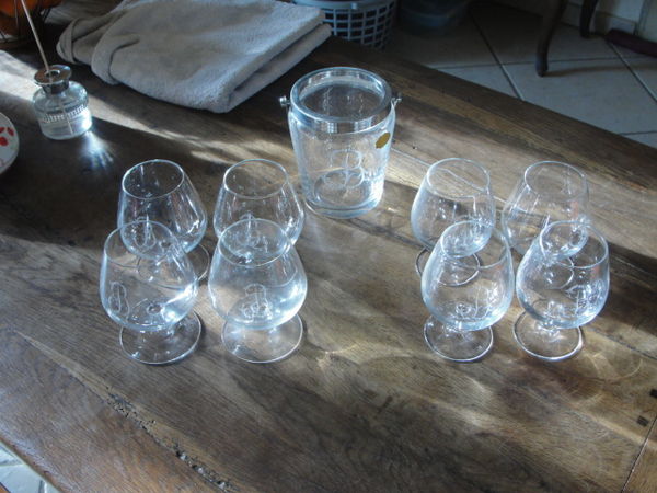 service en cristal. 80 Dommartin (01)