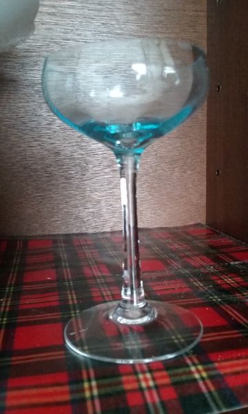 Service de verres � pied bleu clair 10 Charenton-le-Pont (94)
