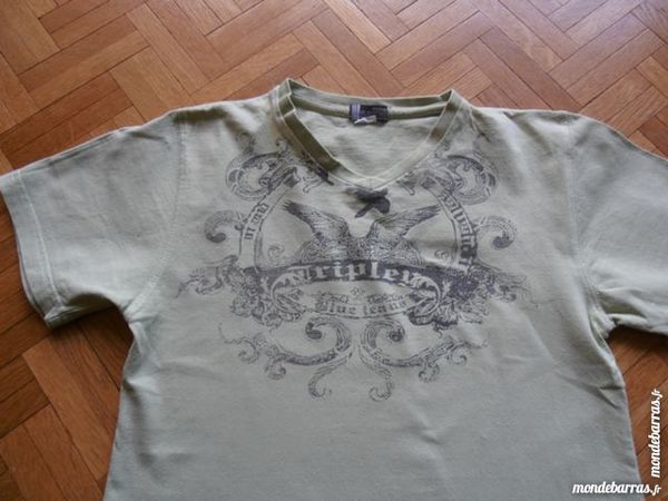 Tee-shirt vert col en V 3 Tours (37)