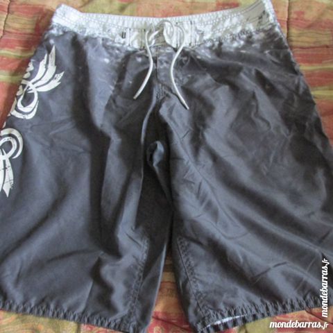 SHORT DE BAIN  GRIS POINTS BLANC  T. L 10 Saint-Genis-Laval (69)