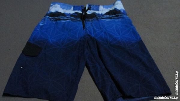 SHORT DE BAIN �VUE DES ILES DAUPHINS� Taille XL 10 Saint-Genis-Laval (69)