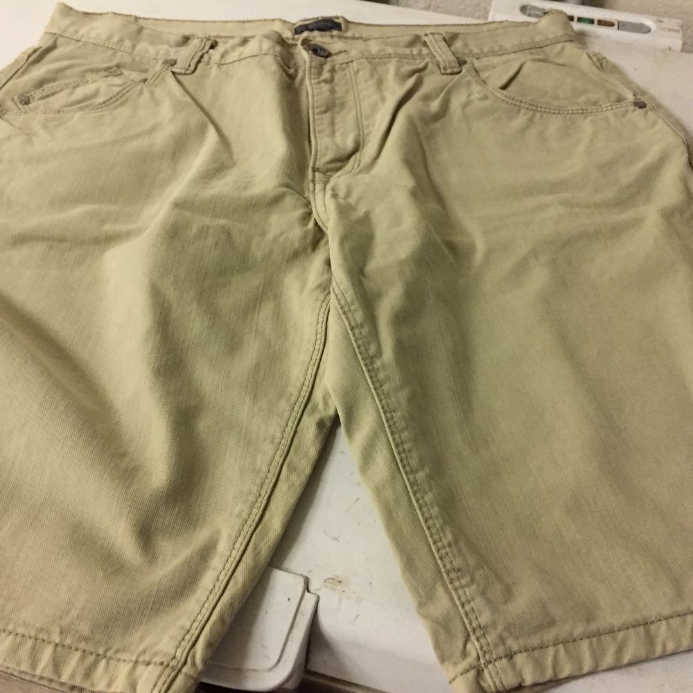 SHORT BEIGE 100% COTON  TEX MAN T. 48 10 Saint-Genis-Laval (69)