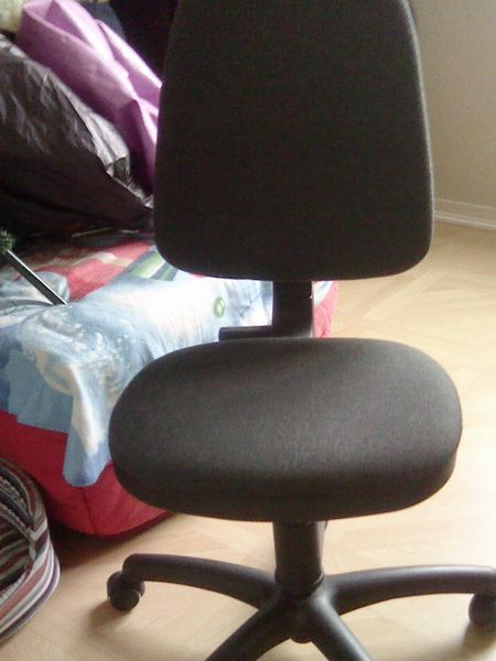 si�ge bureau + 4 petits pliants donn�s 10 Voiron (38)