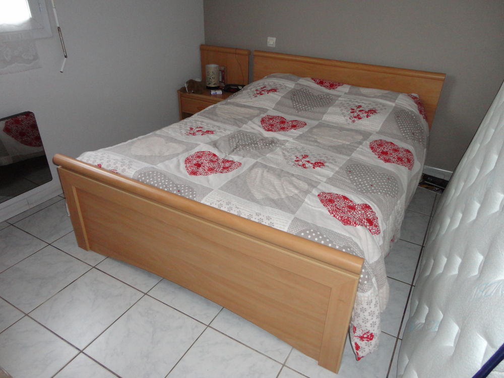 LIT + SOMMIER + TABLE DE CHEVET 80 Castres-Gironde (33)