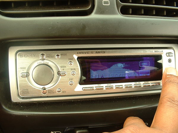 sony cdx-F7500 0 And� (27)