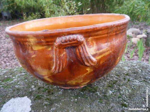 Soupi�re poterie/terre jasp�e,m�l�e/Giroussens 45 Castres (81)