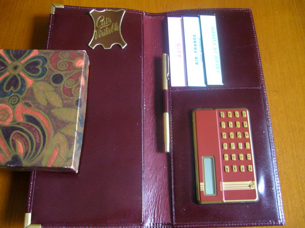 superbe organizer cuir bordeaux 15 Paris 18 (75)