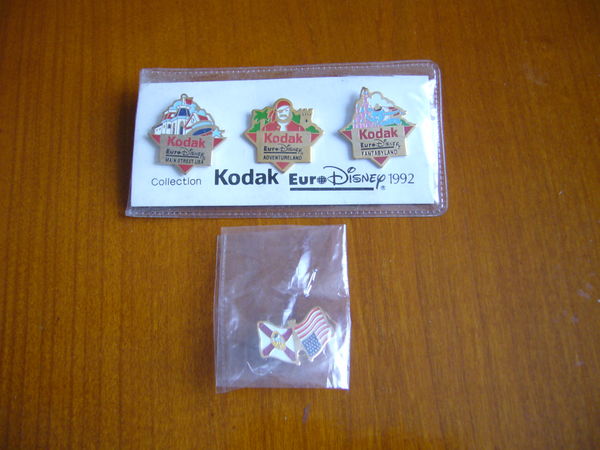 3 superbes pins collector 15 Paris 18 (75)