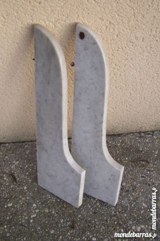 2 supports d'�tag�res en marbre 0 Luisant (28)