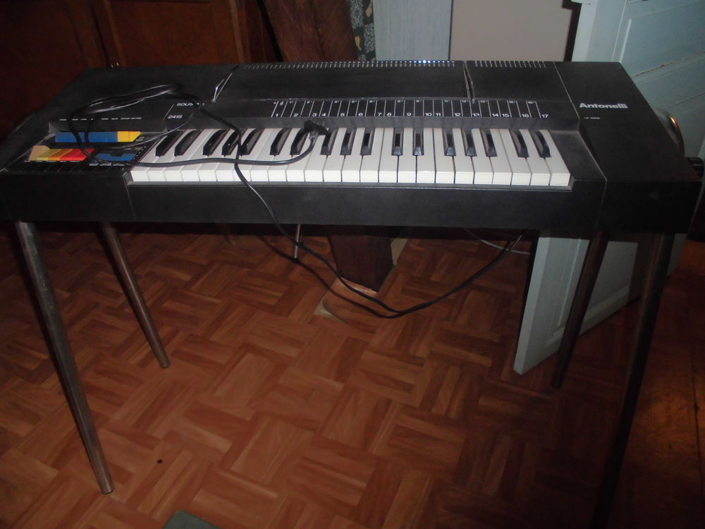 SYNTHETISEUR ANTONELLI 30 Fleury-la-Vall�e (89)