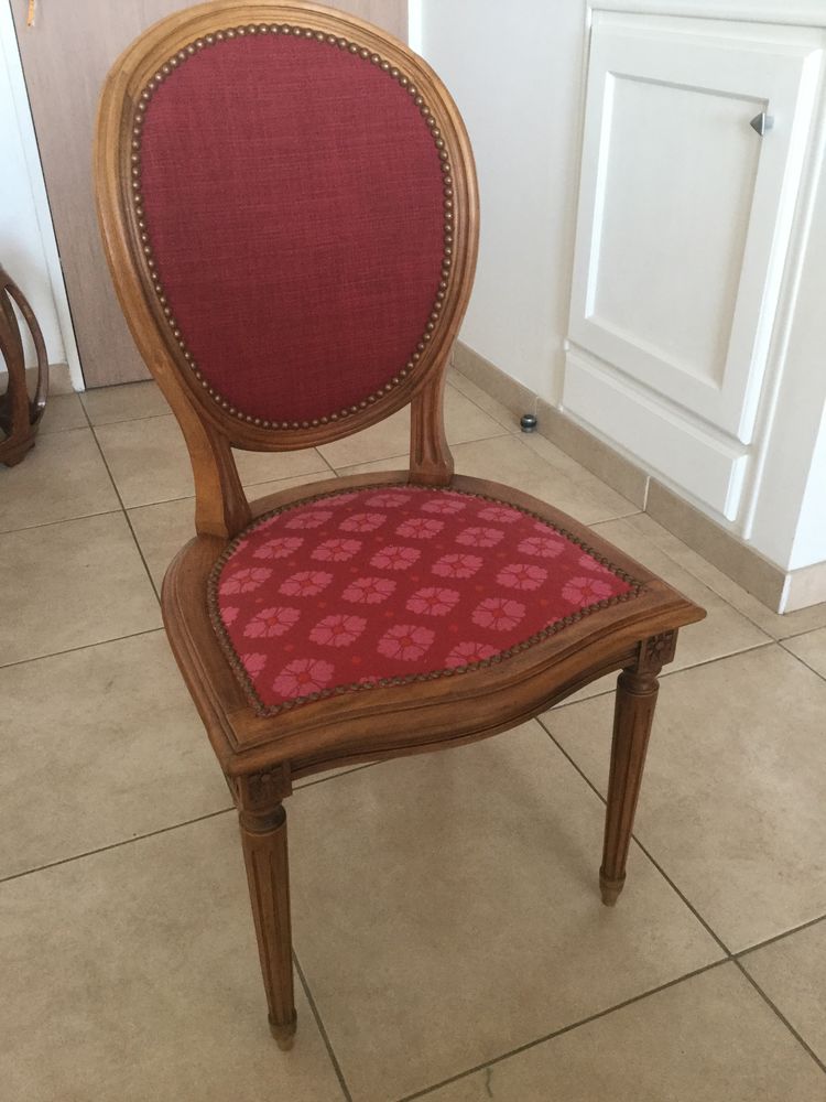 Table et 4chaises 0 Marseille 12 (13)