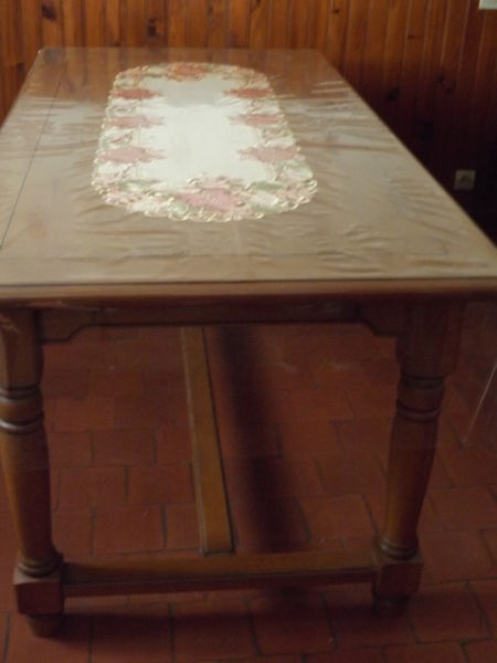 table et chaises de salle � manger 280 Narcy (58)