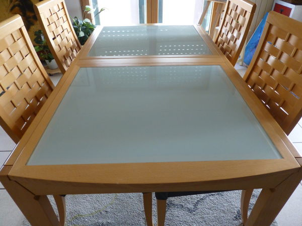 Table et chaises de salle � manger 450 Saint-Jean-de-Luz (64)