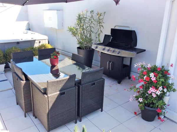 table de jardin et barbecue 500 Bordeaux (33)