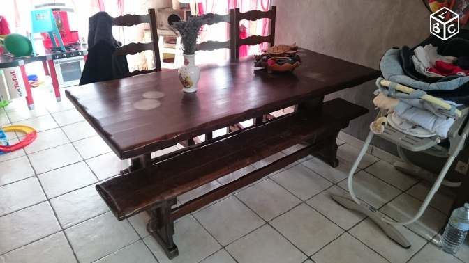 Table � manger, 1 banc et 3 chaises 100 Languidic (56)