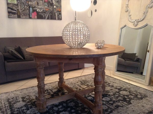 TABLE A MANGER BOIS   MIS EN DEMEURE   230 Rueil-Malmaison (92)