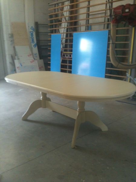 table ovale beige  10 couverts 200 Tonneins (47)