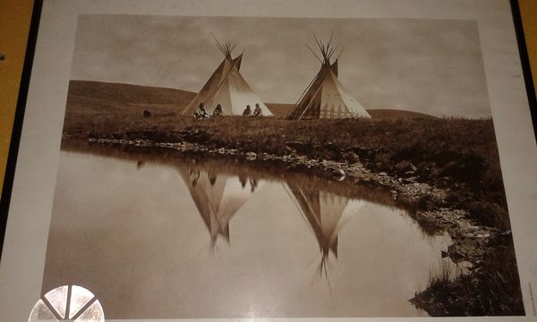 Tableau indien noir et blanc 6 Colombi�res-sur-Orb (34)