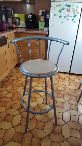 TABOURETS HAUTS 45 Vaur�al (95)