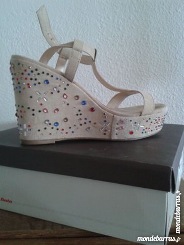 TALONS COMPENSE ETE BEIGE 15 V�lizy-Villacoublay (78)