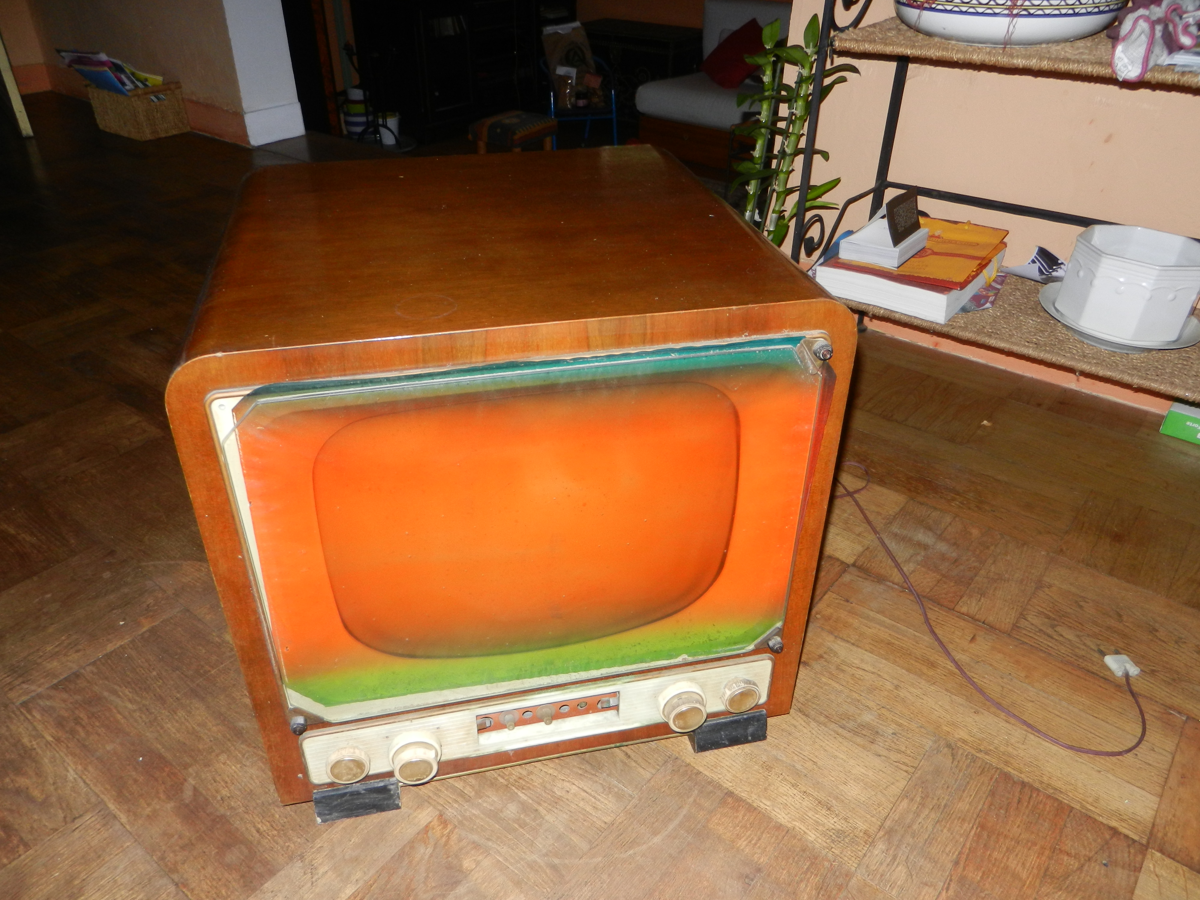 T�l�viseur Ducr�tet Thomson des ann�es 50 0 Vert-Saint-Denis (77)