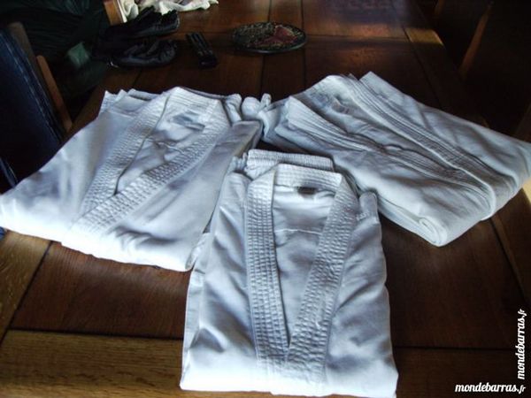 Tenus de judo ou a�kido 25 Valence (82)