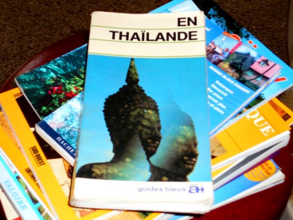 En Tha�lande guides bleus
5 Monflanquin (47)