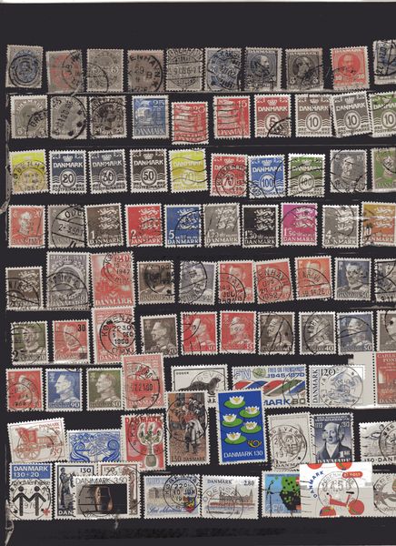 lot:1/ TIMBRES DU danemark 12 Cou�ron (44)