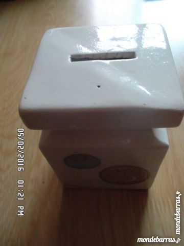 TIRELIRE DECORATIVE 3 Chambly (60)
