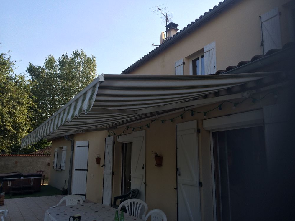 TOILE PAR SOLEIL MOTORISEE
700 Bort-l'�tang (63)