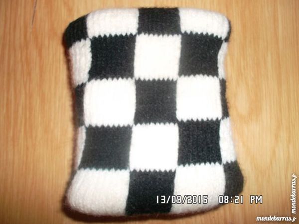 tour de poignet noir-blanc � damiers*2e*kiki60230 2 Chambly (60)