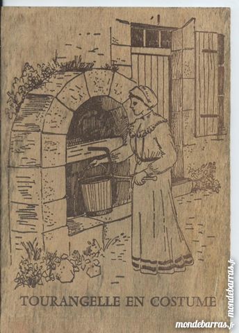 tourangelle en costume carte originale en bois 18 Tours (37)