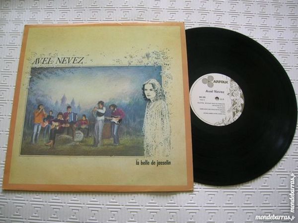 33 TOURS AVEL NEVEZ La belle de Josselin 45 Nantes (44)