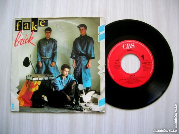 45 TOURS FAKE Brick 8 Nantes (44)