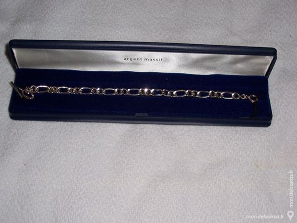 TRES BEAU BRACELET EN ARGENT MACIF ET UN DAUPHIN 25 Challans (85)