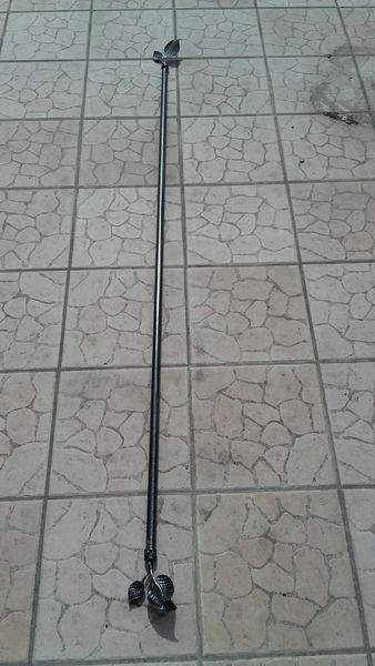 Tr�s jolie tringle � rideaux m�tallique  couleur bronze . 20 Sept�mes-les-Vallons (13)