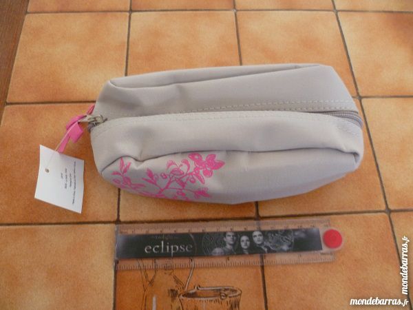 trousse neuf �cole enfant scolaire mode fille no�l 5 F�ves (57)