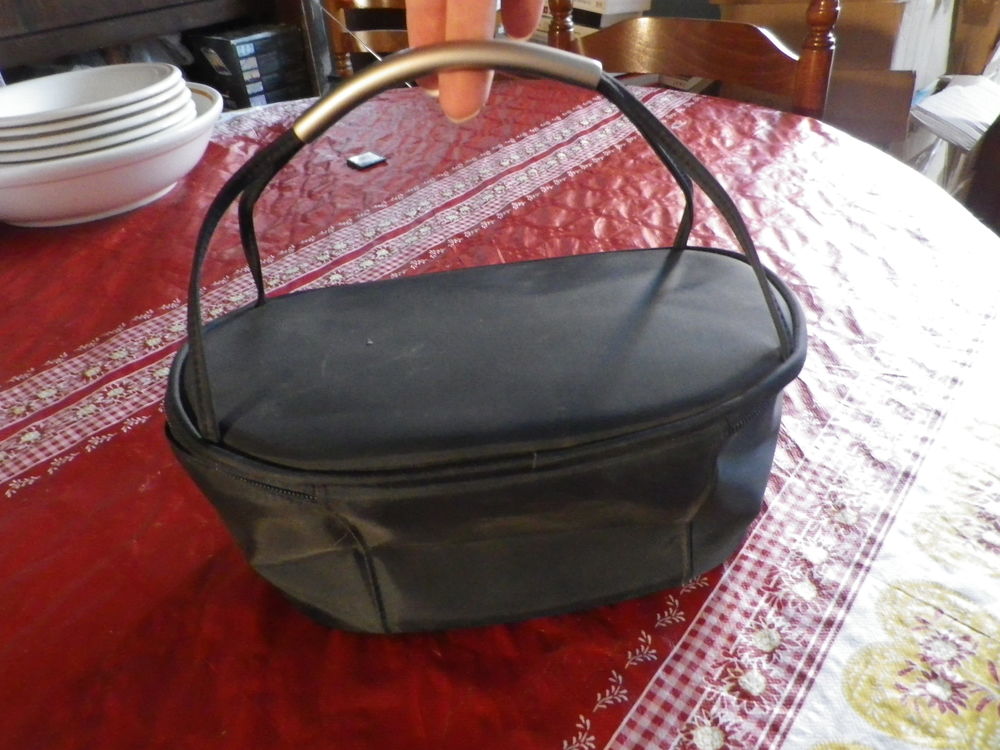 TROUSSE DE TOILETTE / VANITY BLEU FONCE 5 Attainville (95)