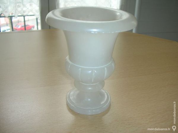 Vase en alb�tre 4 Thiais (94)
