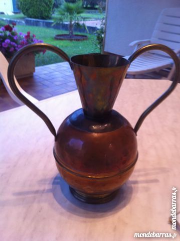 vase en cuivre 10 Saint-Vallier (71)