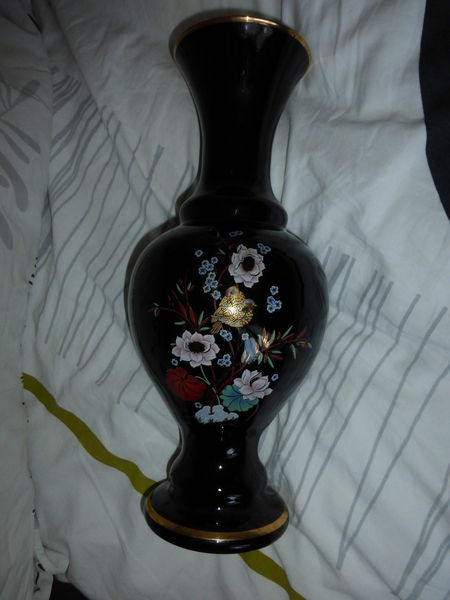VASE A COL noir fleuri 10 Doussard (74)