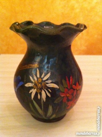 Vase �souvenir de Chamonix � sign� UPOY 3 Saint-Vallier (71)