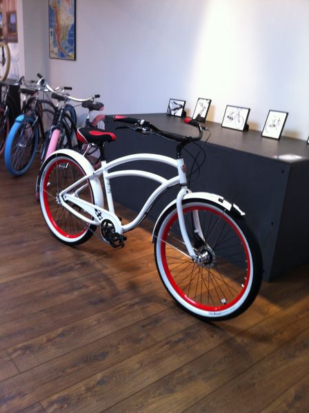 V�lo Tout Chemin United Cruiser style  Californien  350 Saint-Paul-Trois-Ch�teaux (26)