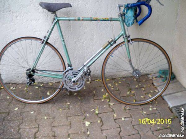 2 v�los 100 Saint-Genis-les-Olli�res (69)