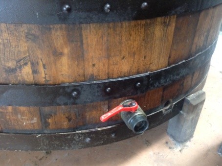 VEND 2   CUVES  CHENES  29Hl 800 Santenay (21)