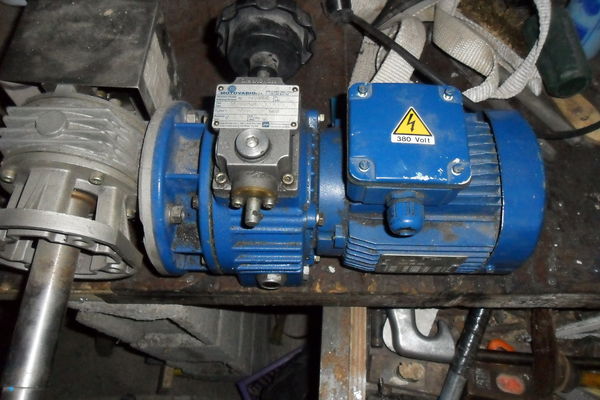 vend moteur 300 Bellevue-la-Montagne (43)