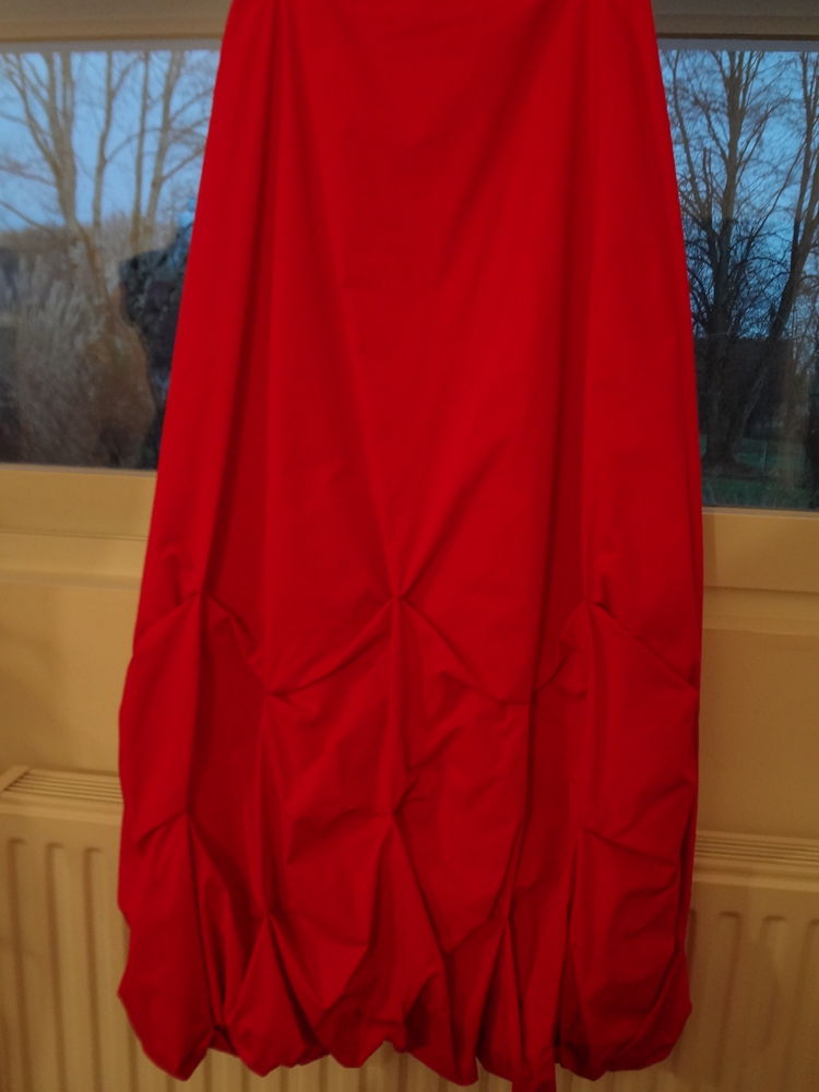 Vends Jupe longue Rouge, T40 parfait �tat 10 Bletterans (39)